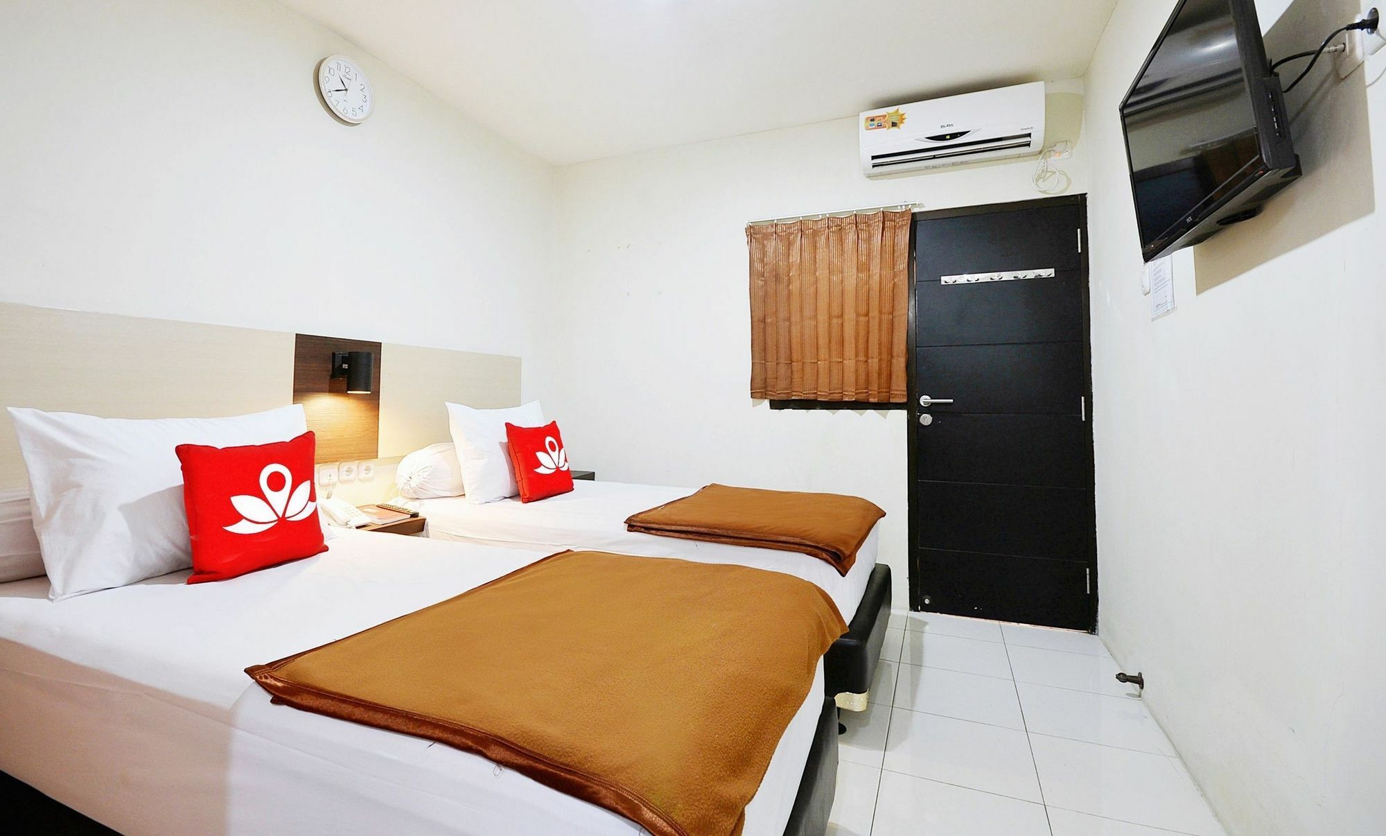 Zen Rooms Kuningan Syariah Jakarta Exterior photo