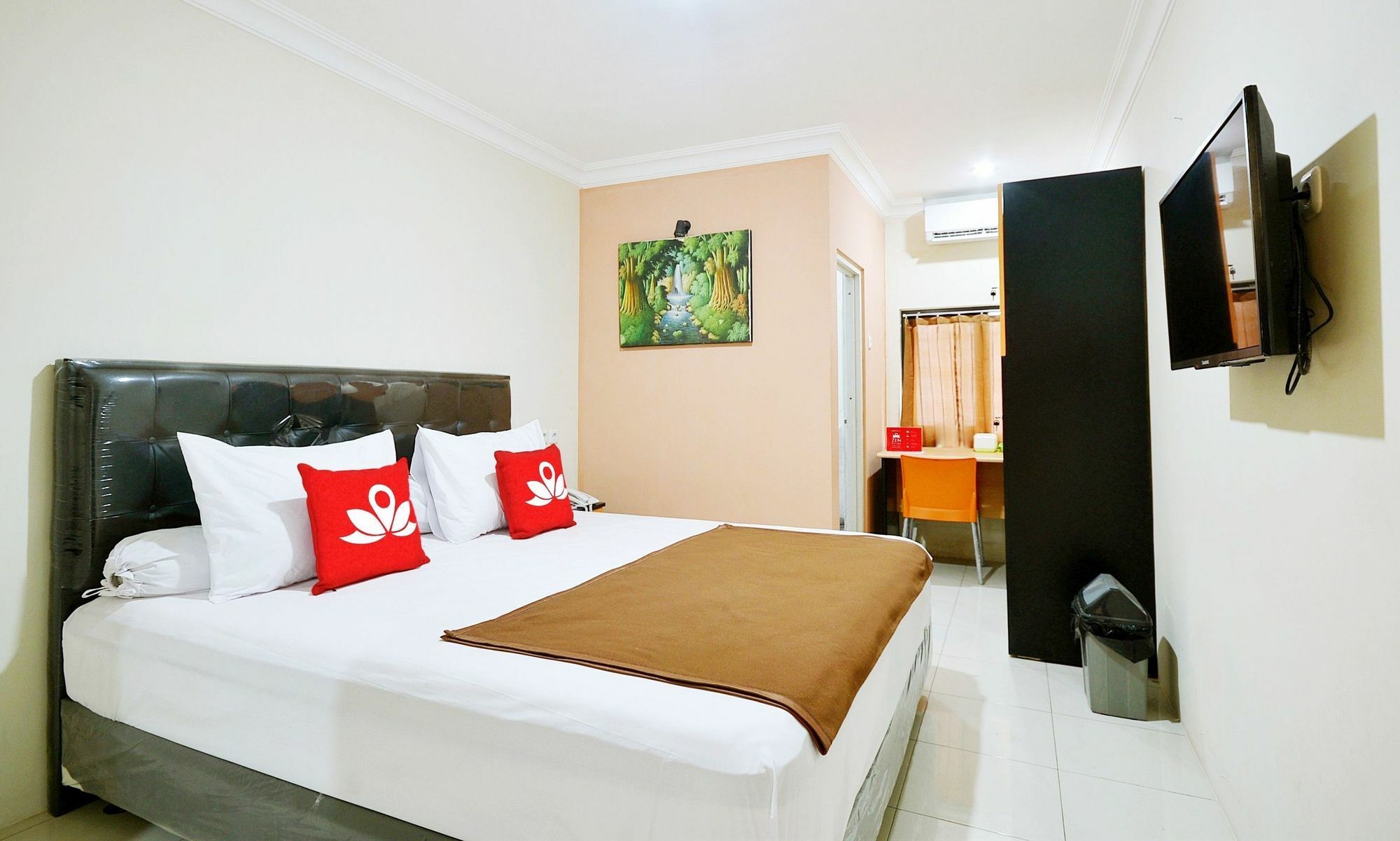 Zen Rooms Kuningan Syariah Jakarta Exterior photo